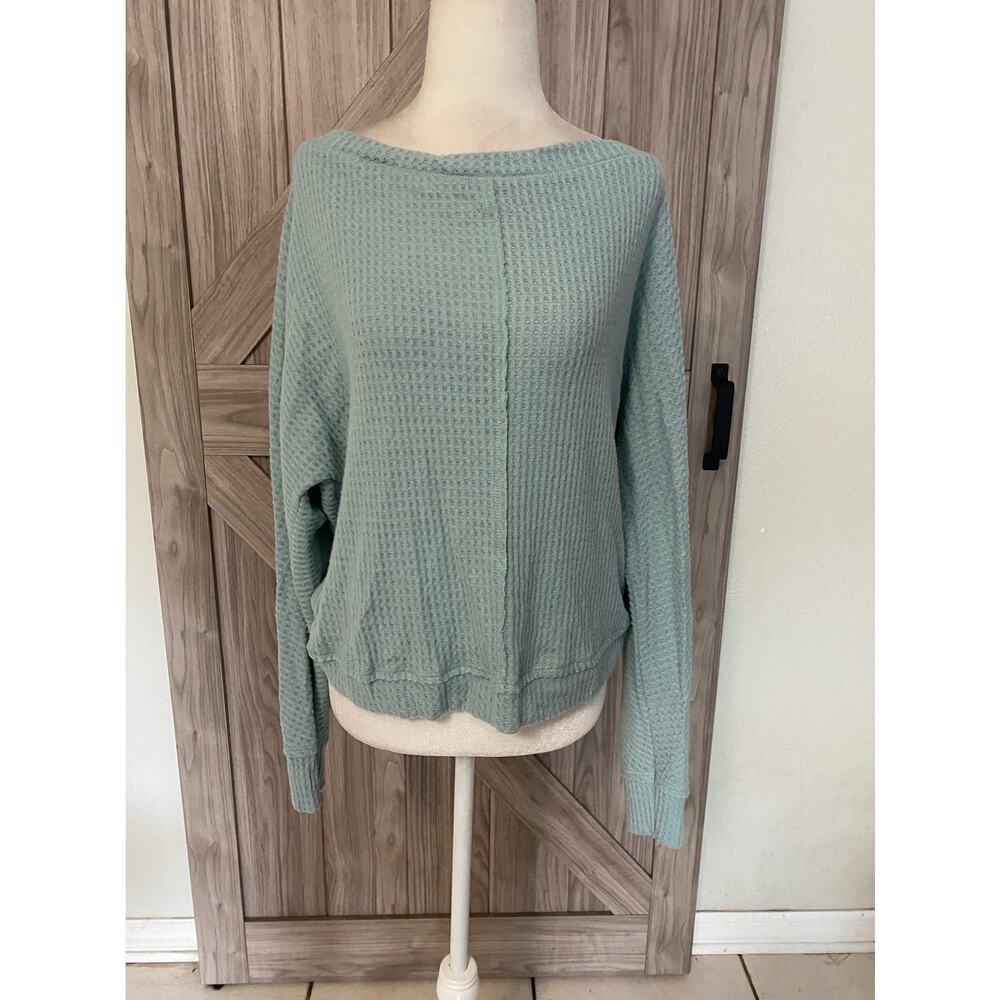 NWT Caslon medium off the shoulder, long sleeve pullover blue